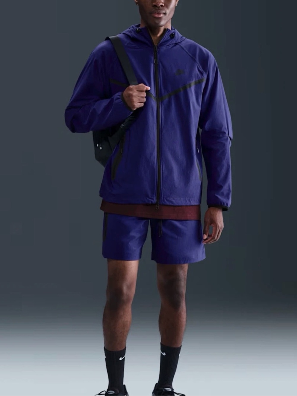 Nike Tech
Men's Woven Shorts